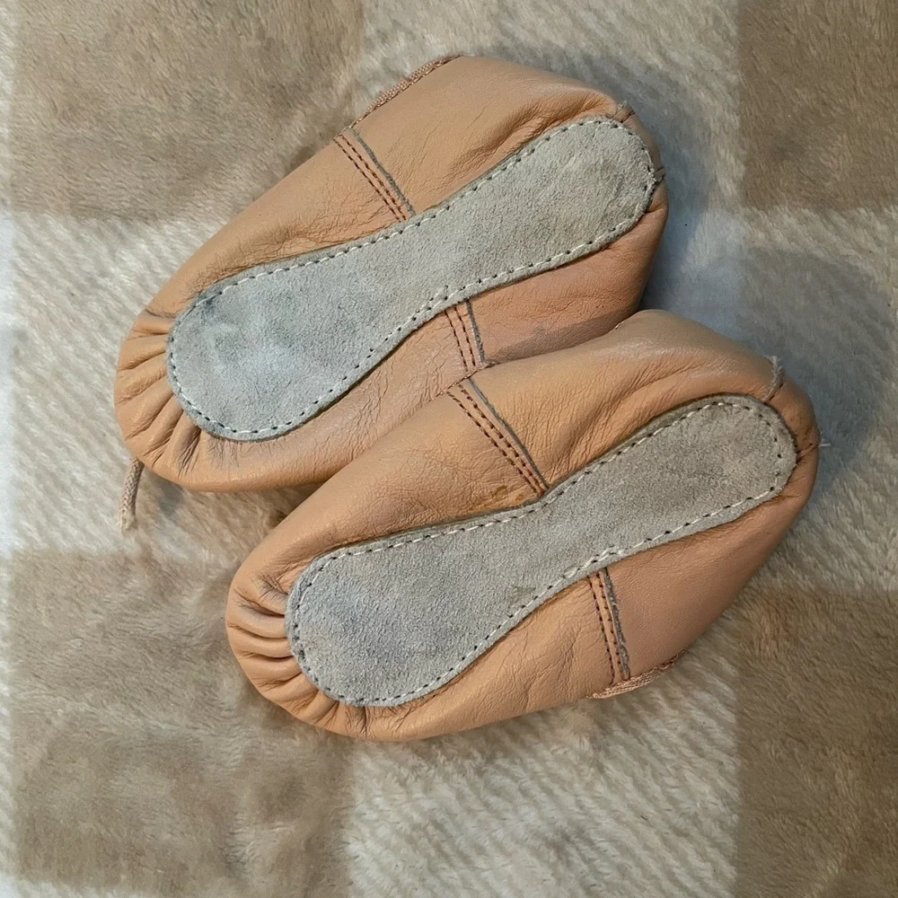 Vintage Kids size 5 Leather Tan Ballet Shoes